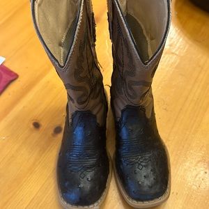 Boy’s black ostrich print Roper boots, size 11